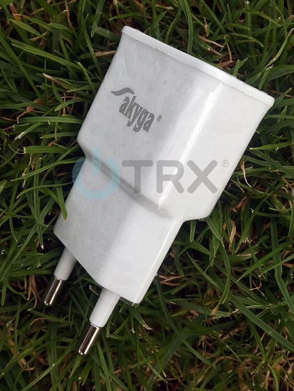 Nabíječka Akyga AK-CH-05 - nabíječka do el. sítě  3xUSB výstup 